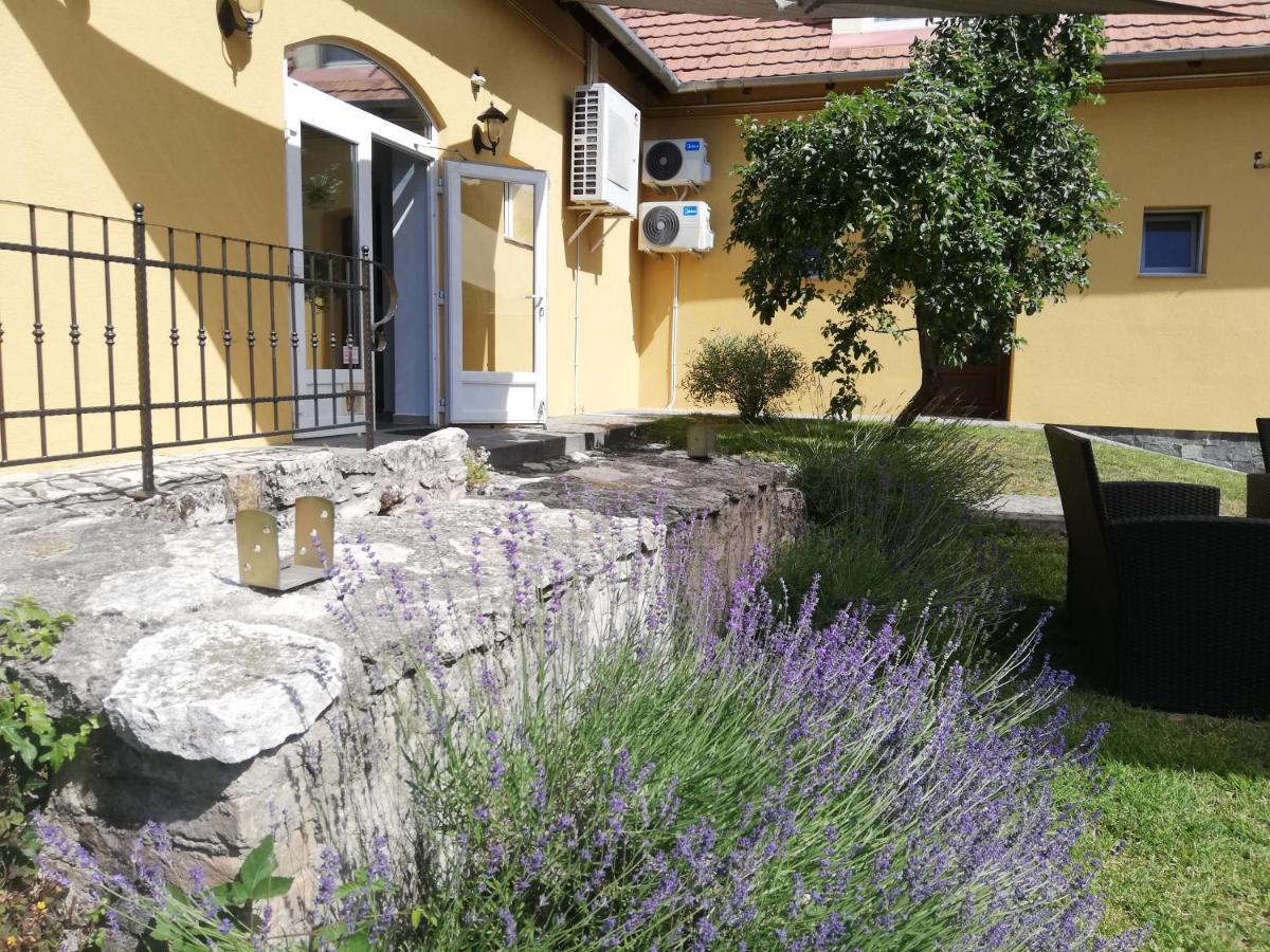 Malom-To Vendeghaz Tapolca Hotel Bagian luar foto